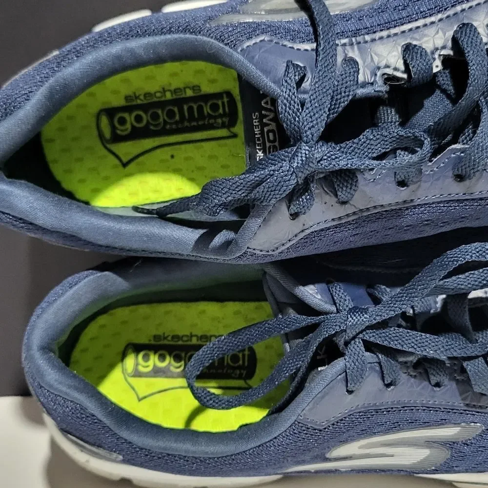 Skechers men lightweight